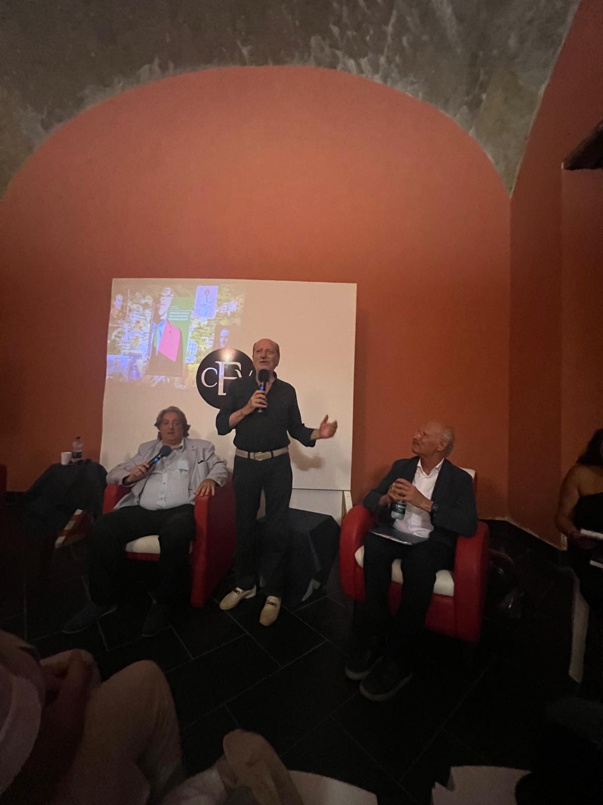 Grande partecipazione nelle Sale CEV di Palazzo Gagliardi per il libro di Cino Serrao e Marco Pugliese (video) 9 454475992 10232020215157859 8084037416097021153 n 1