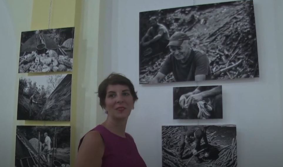 A Capistrano una mostra fotografica sui carbonai di Serra San Bruno (video)