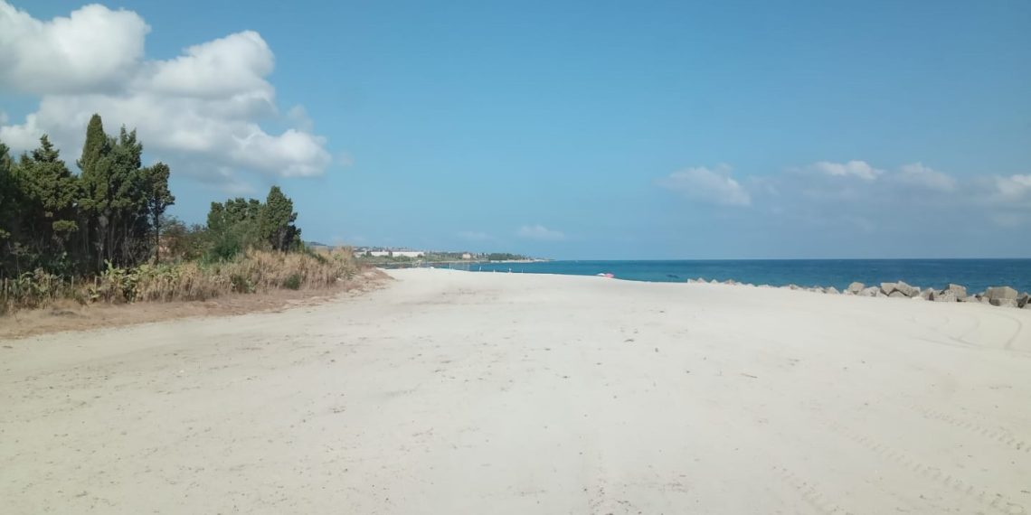 Spiagge pulite e accessibili a Vibo Valentia. Il Comune si attiva, anche contro l’abbandono dei rifiuti