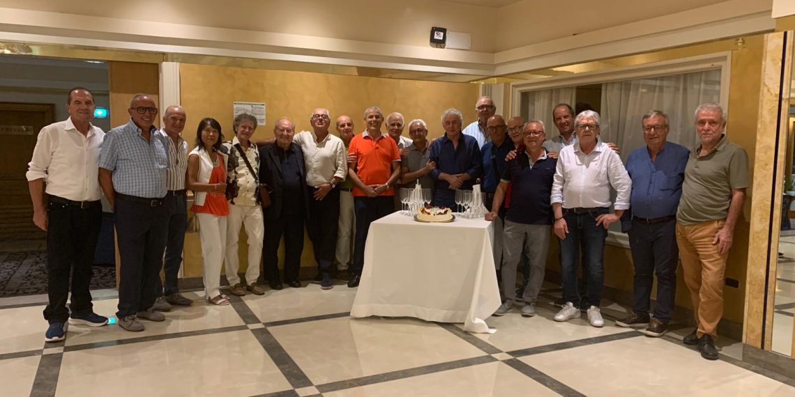 Cinquant'anni dopo la Maturità, di nuovo insieme tra emozioni, ricordi e rinnovata amicizia 1 Cinquant’anni dopo la Maturità, di nuovo insieme tra emozioni, ricordi e rinnovata amicizia