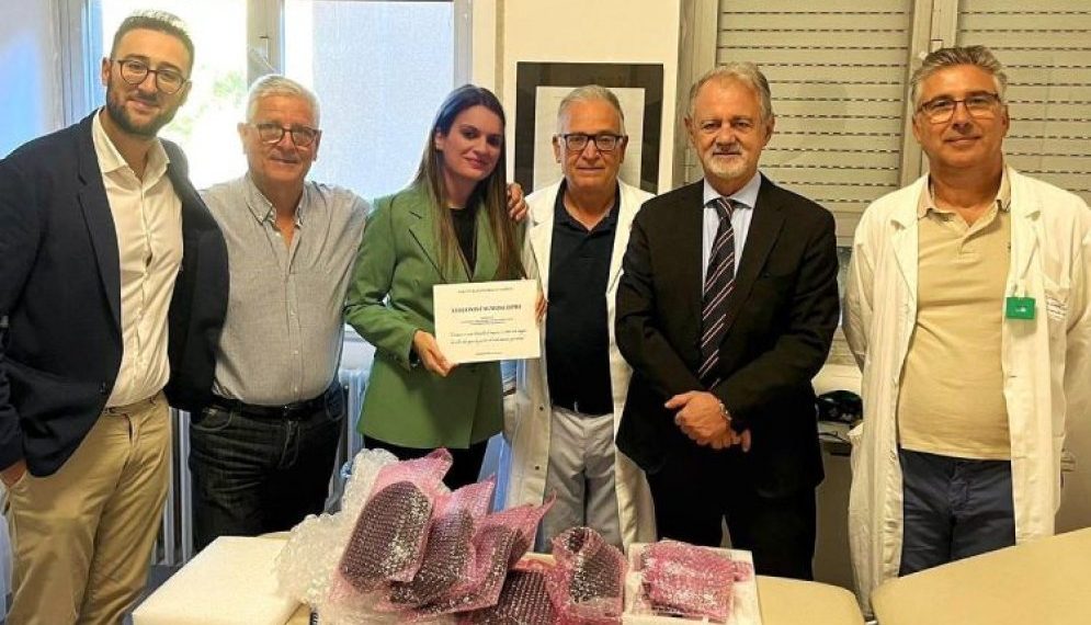 Due giovani sposi donano un videonistagmoscopio al reparto di Otorinolaringoiatria di Mesoraca