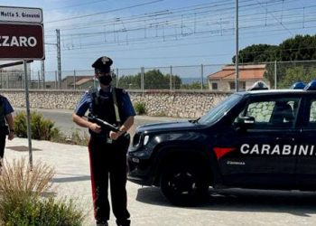 Innamorata, non ricambiata, del suo dentista lo persegita per 15 anni: arrestata