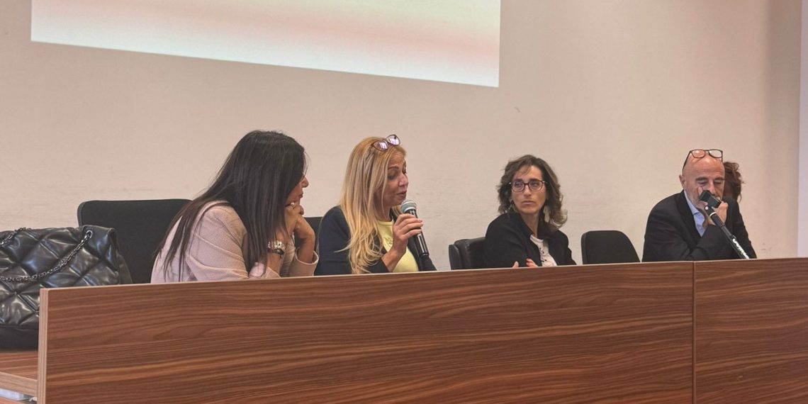 L’assessore alle Politiche sociali della Regione Calabria, Caterina Capponi, ha presentato gli “Interventi contro il degrado socio-economico” 1 L’assessore alle Politiche sociali della Regione Calabria, Caterina Capponi, ha presentato gli “Interventi contro il degrado socio-economico”