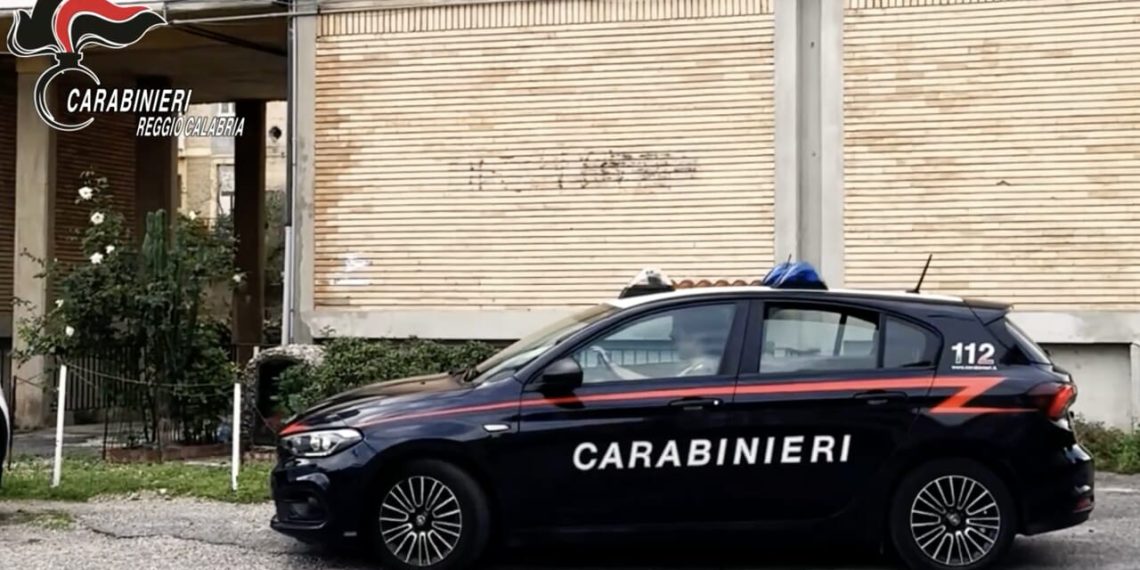 A Reggio Calabria la cocaina veniva “calata dal balcone con il panaro” (VIDEO)
