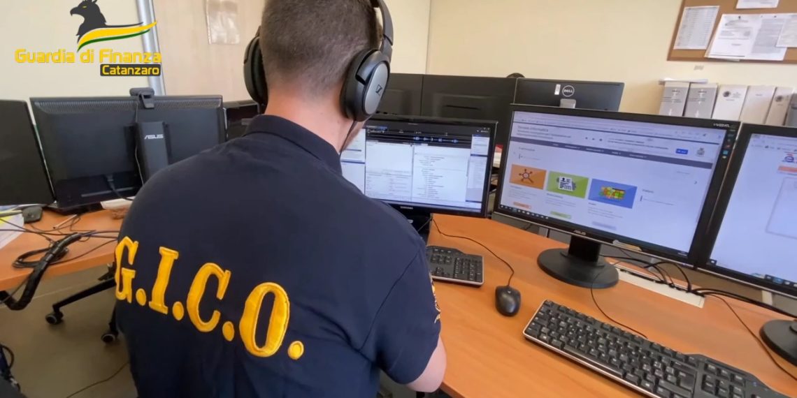 Sfruttavano i lavoratori assunti nei supermercati di Montepaone, Soverato e Chiaravalle Centrale (VIDEO)