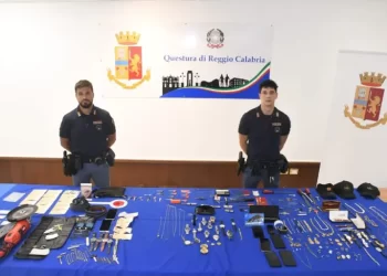 La Polizia di Reggio Calabria arresta i responsabili di alcuni furti nella zona sud della città
