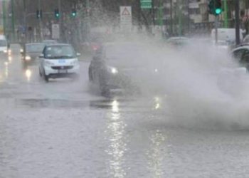 Pioggia e acquazzoni si stanno abbattendo sulla Calabria. Situazione difficile e strade chiuse nel Vibonese (VIDEO)