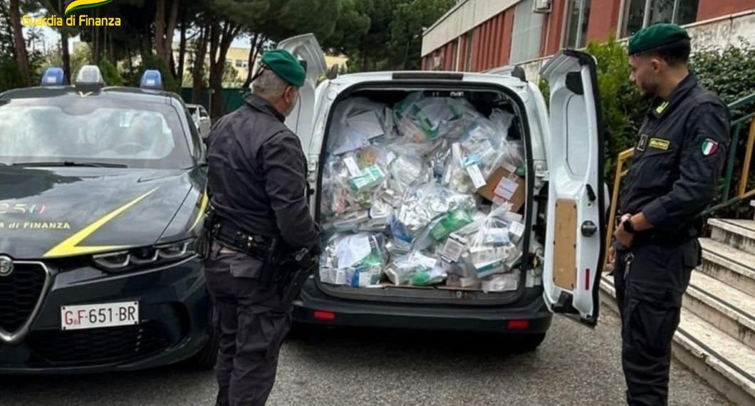 La Guardia di Finanza sequestra oltre 52.000 farmaci trasportati con modalità non conformi ai requisiti di sicurezza
