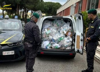 La Guardia di Finanza sequestra oltre 52.000 farmaci trasportati con modalità non conformi ai requisiti di sicurezza