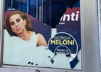 Vandalizzata la sede di Fratelli d’Italia in Galleria Mancuso a Catanzaro