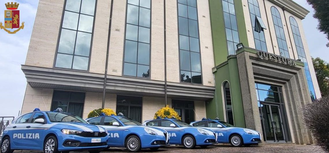 Guida ubriaco, va a sbattere contro un muro e poi crea il panico al Pronto Soccorso