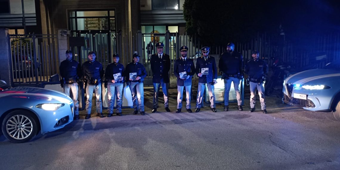 La questura di Vibo Valentia si tinge di arancione per la giornata contro la violenza sulle donne (VIDEO)