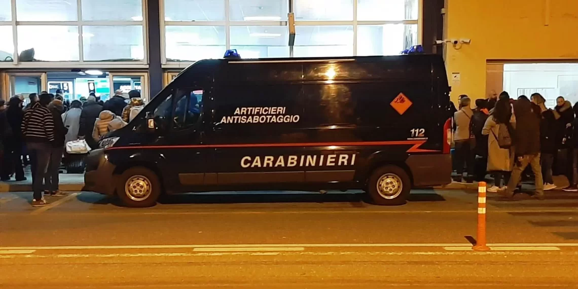 Allarme bomba all’alba, evacuato momentaneamente l’aeroporto di Reggio Calabria