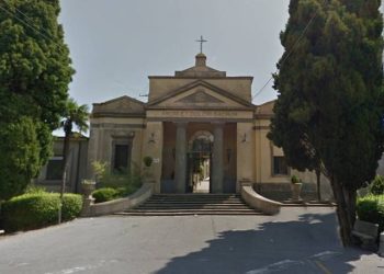 Vibo Valentia, l’incredibile odissea di un cittadino che voleva solo tumulare la salma di sua madre