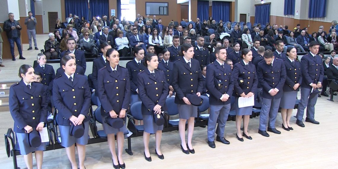 Alcuni allievi della Scuola di Polizia di Vibo Valentia hanno ricevuto il sacramento della Cresima (VIDEO)