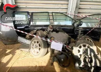Auto rubata nel Savonese ritrovata dai Carabinieri a pezzi a Reggio Calabria