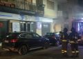 Incendio in un palazzo a tre piani a Reggio Calabria