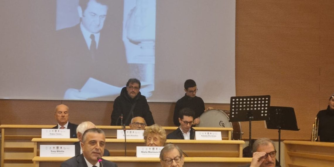 Intitolata al senatore Murmura la sala consiliare della Provincia di Vibo Valentia