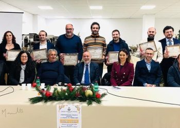 Un vibonese, che ha lasciato la città ed oggi è un imprenditore di successo, premiato a Roggiano Gravina (VIDEO)