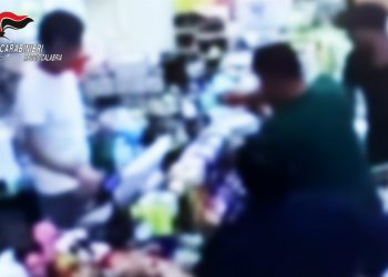 Rubano il portafogli da un furone per le consegne: due arresti a Pellaro