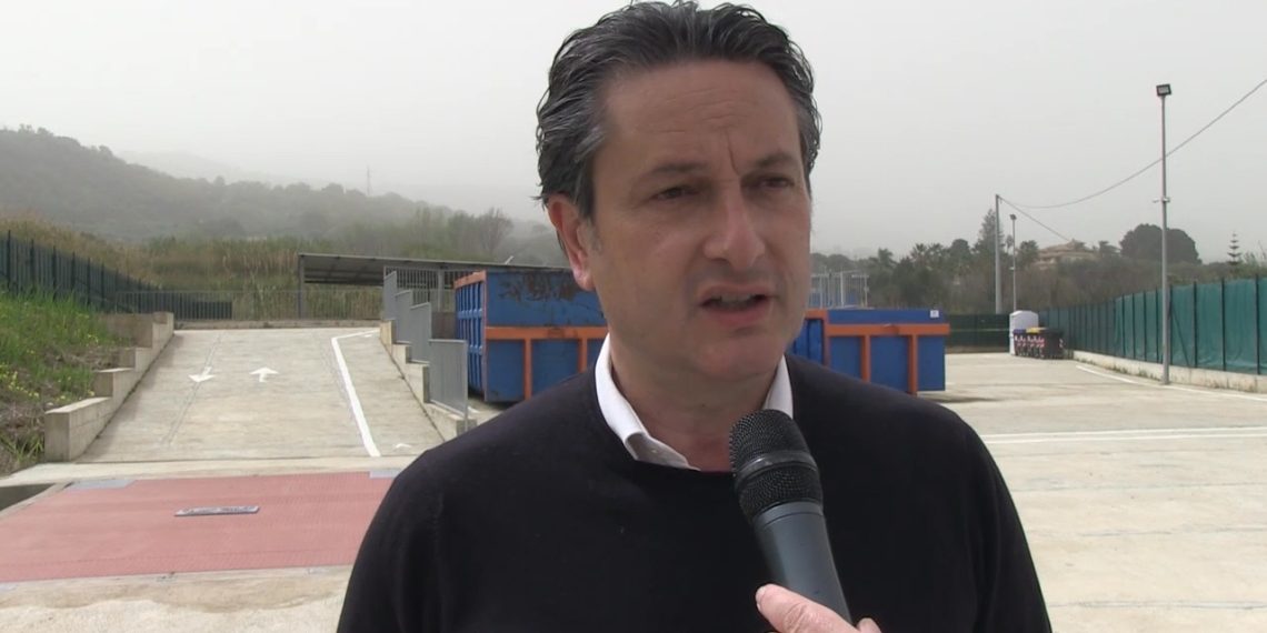 L'ex assessore Vincenzo Bruni rivendica i buoni risultati del Report del Catasto Regionale Rifiuti 1 L’ex assessore Vincenzo Bruni rivendica i buoni risultati del Report del Catasto Regionale Rifiuti