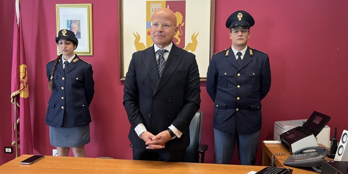 Si è insediato il nuovo questore di Crotone, si tratta di Renato Panvino 1 Si è insediato il nuovo questore di Crotone, si tratta di Renato Panvino