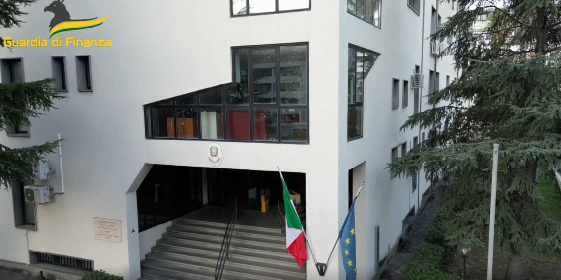 Truffa aggravata ai danni dello Stato all’Azienda Ospedaliera di Cosenza