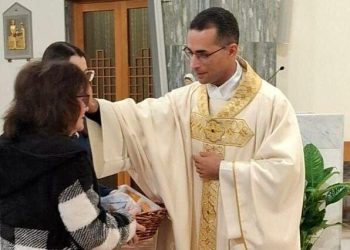 A Reggio Calabria due malviventi minacciano il parroco per avere i soldi custoditi in canonica