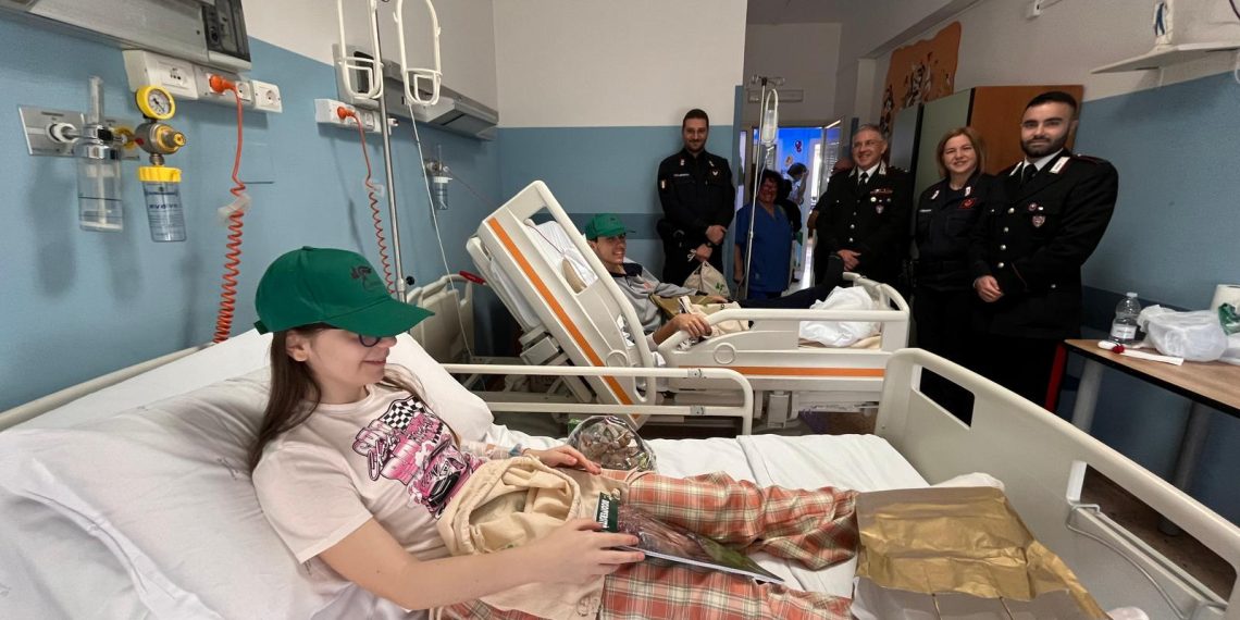 Epifania 2025: speranza e natura negli ospedali pediatrici con i Carabinieri Forestali anche a Vibo Valentia