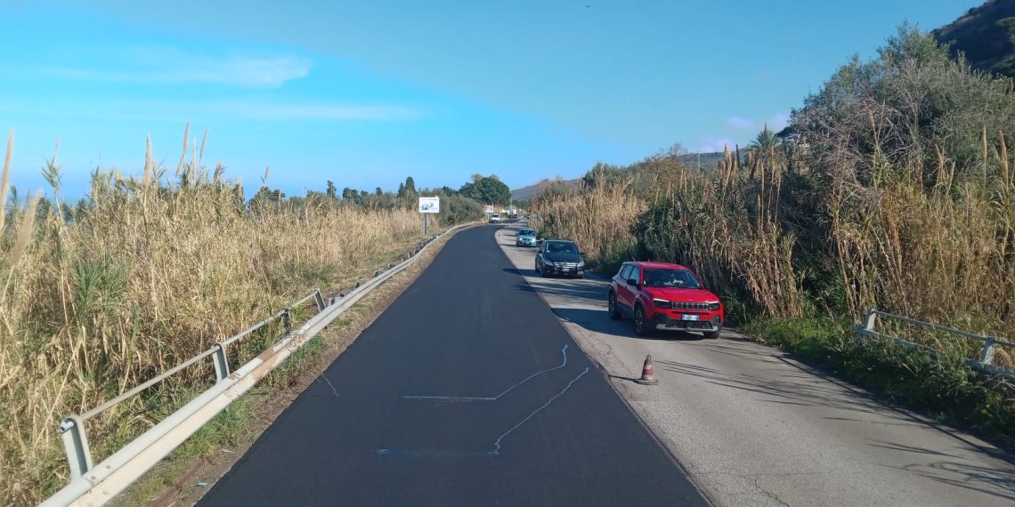 Viabilità, il presidente della Provincia di Vibo Valentia monitora le strade di Brognaturo, Simbario e Spadola 1 Provincia di Vibo Valentia, avviati i lavori di bitumazione lungo la SP 95 che da Parghelia si proietta verso Tropea