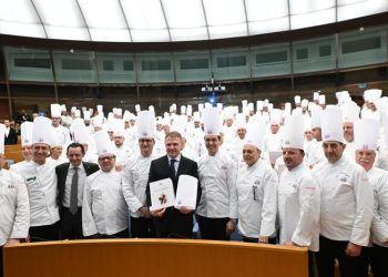 C’è anche lo chef lametino Sandro Isabella tra i premiati con l’Albo d’Oro dei Cuochi