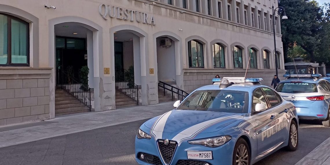 Arrestati dalla Squadra Mobile di Reggio Calabria tre presunti scafisti 1 Reggio Calabria, stavano bruciando bobine di rame, arrestate due persone