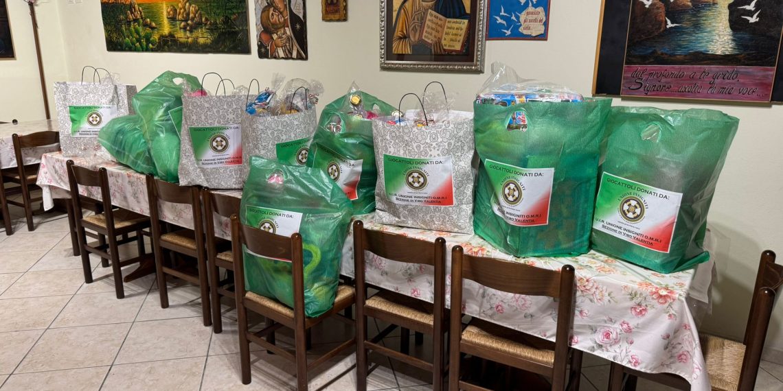 La Befana è arrivata anche ai ragazzi più bisognosi del Vibonese grazie all’iniziativa dei Cavalieri dell’UIR