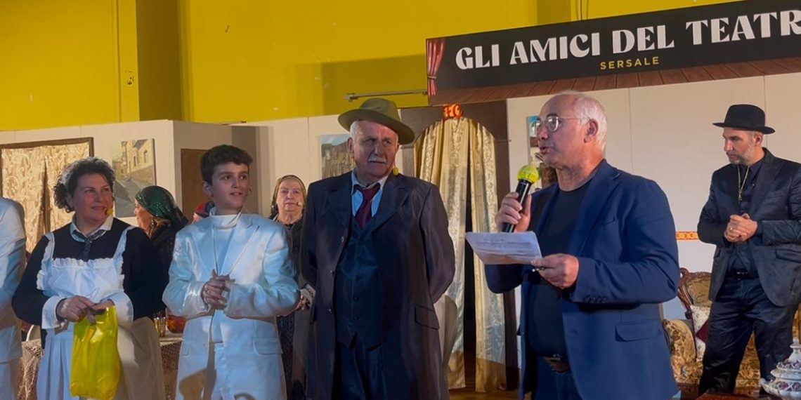 Il teatro a Sersale diventa scuola di legalità: un fronte unico contro i parassiti che calpestano i diritti e ostacolano lo sviluppo