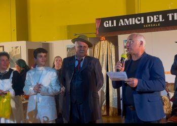 Il teatro a Sersale diventa scuola di legalità: un fronte unico contro i parassiti che calpestano i diritti e ostacolano lo sviluppo