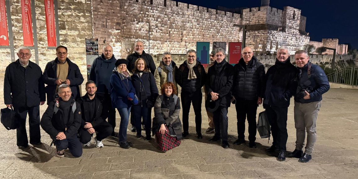 Delegazione della Diocesi di Mileto, Nicotera e Tropea in visita in Terra Santa: un viaggio tra spiritualità e cultura 1 Delegazione della Diocesi di Mileto, Nicotera e Tropea in visita in Terra Santa: un viaggio tra spiritualità e cultura