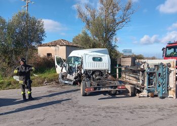 Grave incidente stradale alle porte di Vibo Valentia, zona sud: due i feriti in codice rosso trasportati in ospedale (foto)