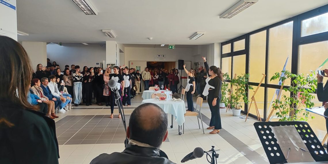 Il nuovo polo professionale Gagliardi, De Filippis, Prestia ha presentato la sua offerta formativa (VIDEO) 1 Il nuovo polo professionale Gagliardi, De Filippis, Prestia ha presentato la sua offerta formativa (VIDEO)