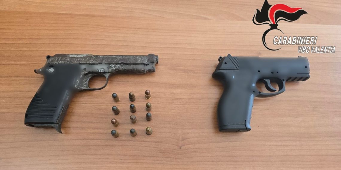 Dasà e Acquaro: perquisizioni domiciliari dei carabinieri, tre arresti per possesso illegale di arma da fuoco e munizioni