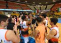 Basket, il derby calabrese è neroarancio. La Viola vince all’ultimo pallone (VIDEO)