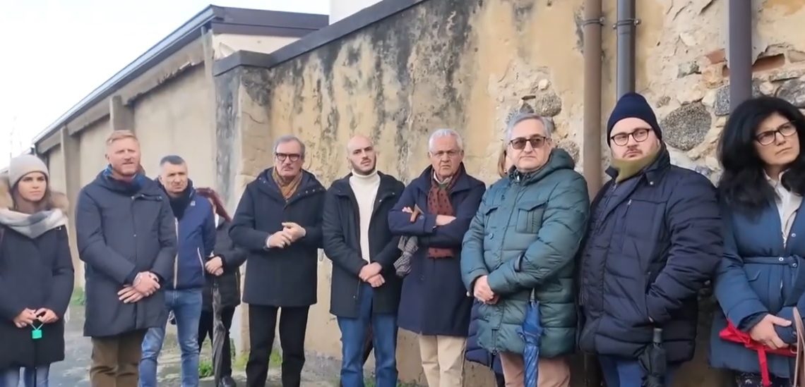 Raduno al cimitero di Bivona per ricordare il dramma dei migranti morti in mare. L’iniziativa di Libera Vibo Valentia (VIDEO)