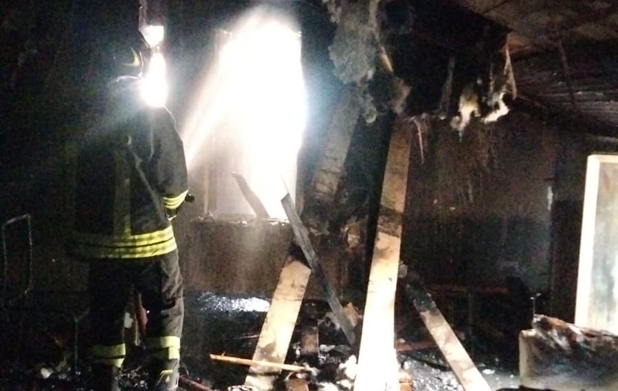 Pizzoni, intervento dei Vigili del Fuoco per l’incendio in una mansarda