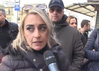 Asp Vibo Valentia, i precari senza proroga continuano il presidio dinanzi la sede di via Dante Alighieri (VIDEO)