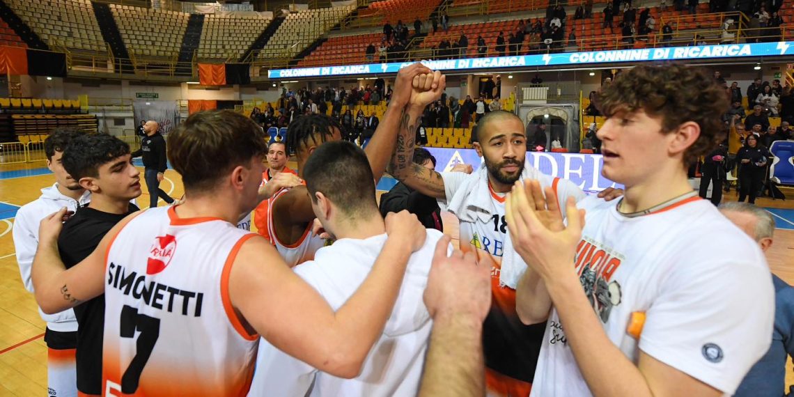 Basket, la Viola torna subito alla vittoria e batte l’Antoniana al termine di una gara avvincente (VIDEO)