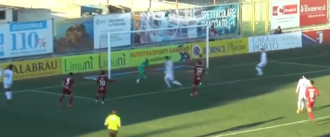 Calcio, torna alla vittoria la Vibonese che fa suo il derby con il Locri (VIDEO)