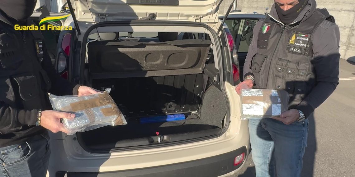 Arrestato a Catania un reggino che trasportava droga