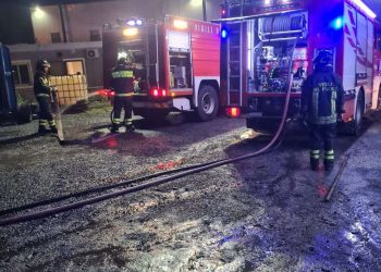 Notte di fuoco a Vibo Valentia, distrutte 10 autovetture