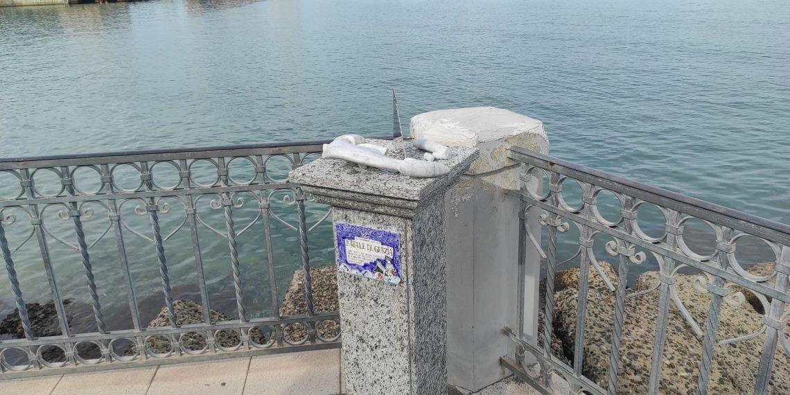 Completamente distrutta la stele in onore del capitano De Grazia posizionata a Vibo Marina 1 Completamente distrutta la stele in onore del capitano De Grazia posizionata a Vibo Marina