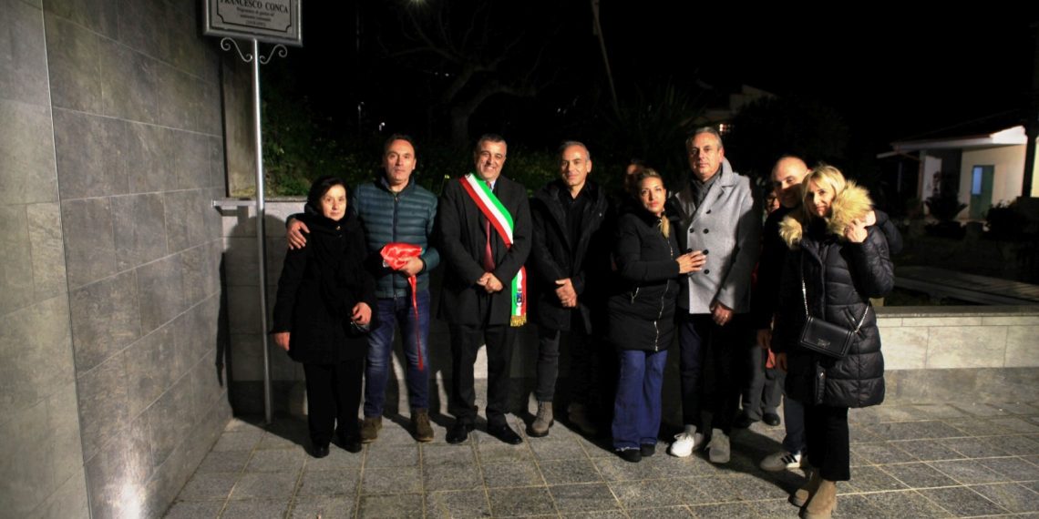 Daffinà, inaugurato il mosaico e la nuova scalinata della chiesa e dedicato uno spazio pubblico a Francesco Conca 1 Daffinà, inaugurato il mosaico e la nuova scalinata della chiesa e dedicato uno spazio pubblico a Francesco Conca