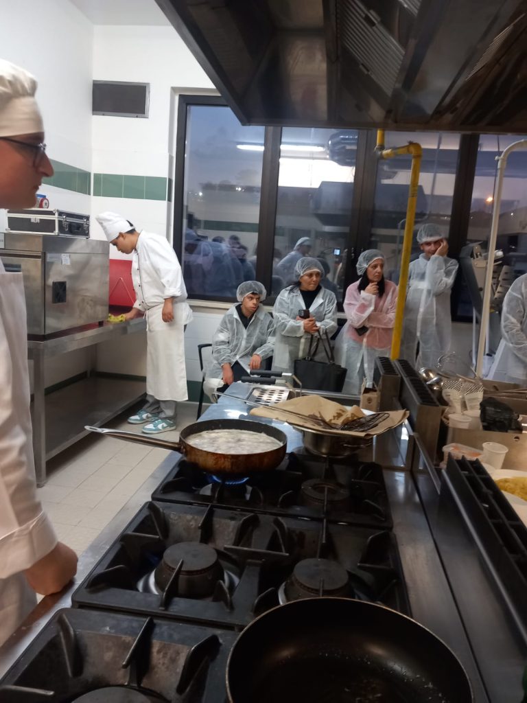 All'Alberghiero di Vibo Valentia il "progetto coltiviamo e nutriamo l'inclusione" 3 WhatsApp Image 2025 02 04 at 21.03.03